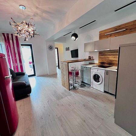 Blue Bike Seaview Apartment Мамая Екстериор снимка