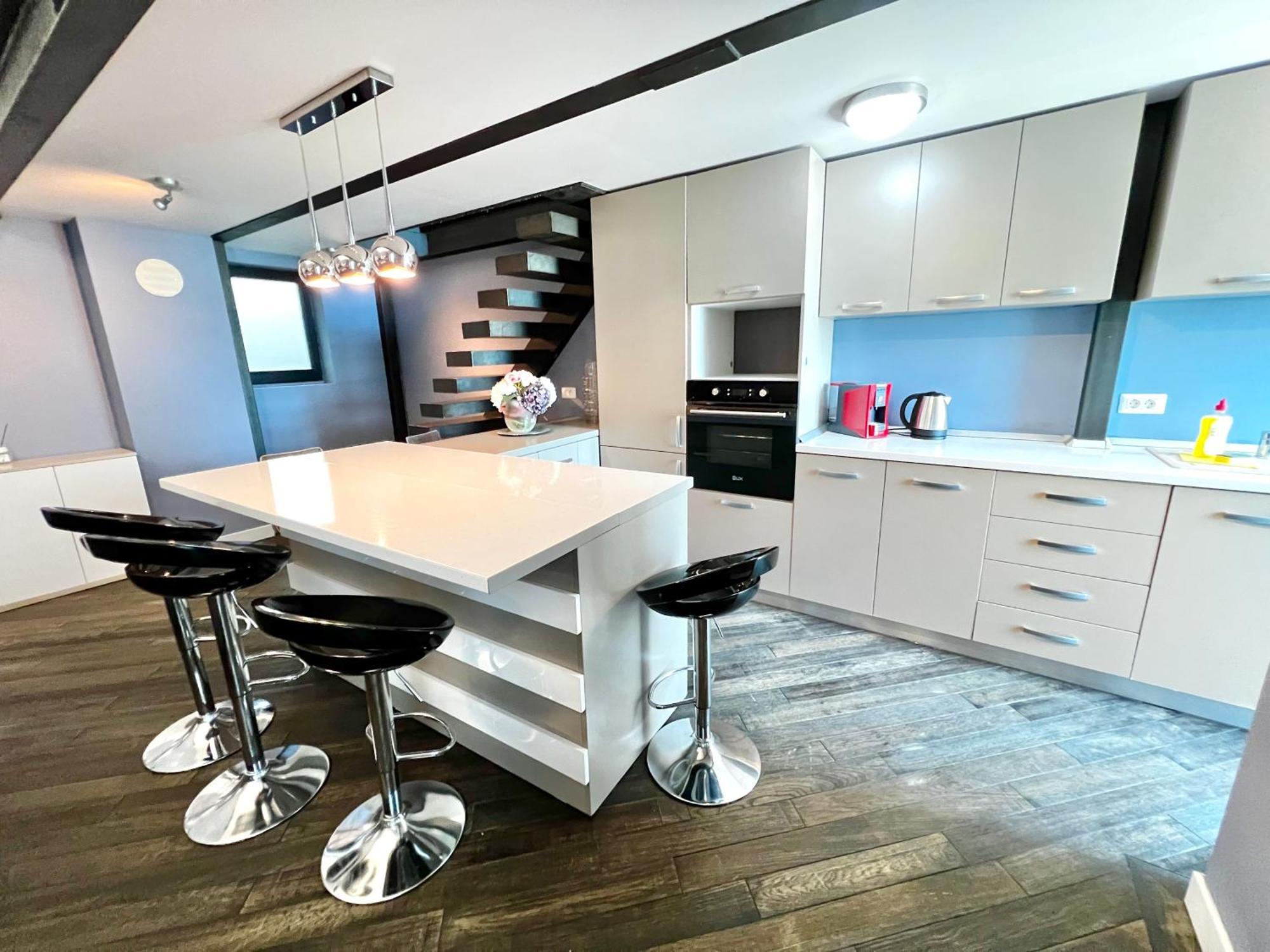 Blue Bike Seaview Apartment Мамая Екстериор снимка