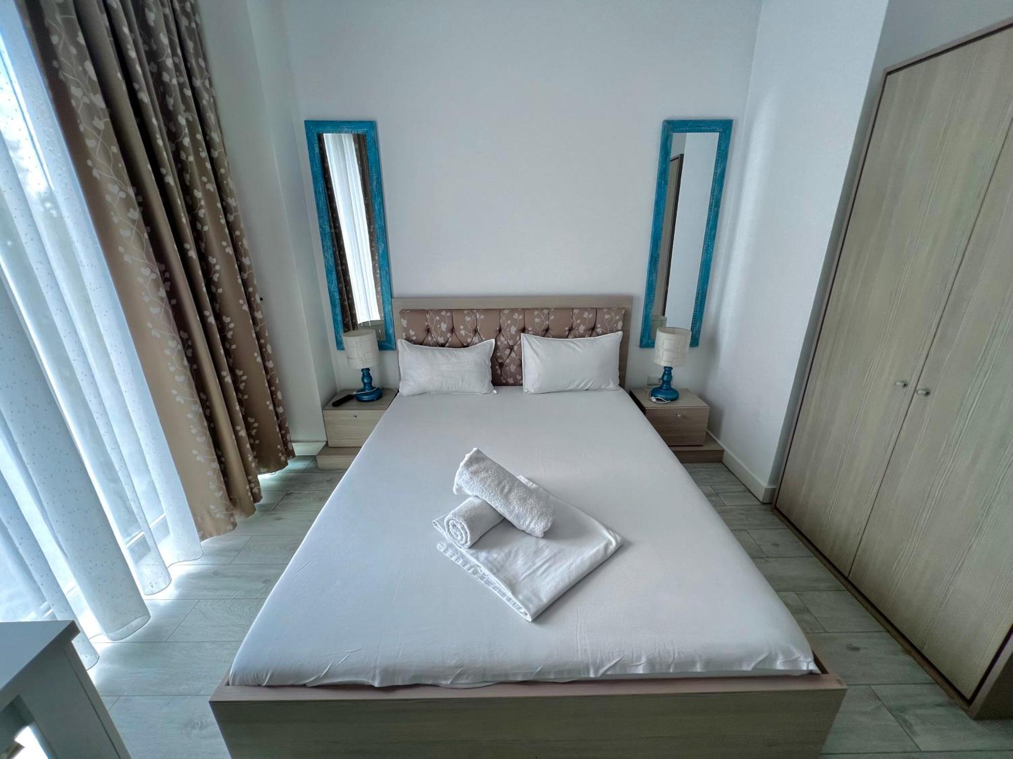 Blue Bike Seaview Apartment Мамая Екстериор снимка