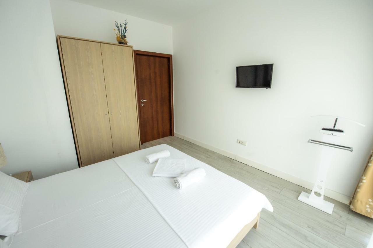 Blue Bike Seaview Apartment Мамая Екстериор снимка
