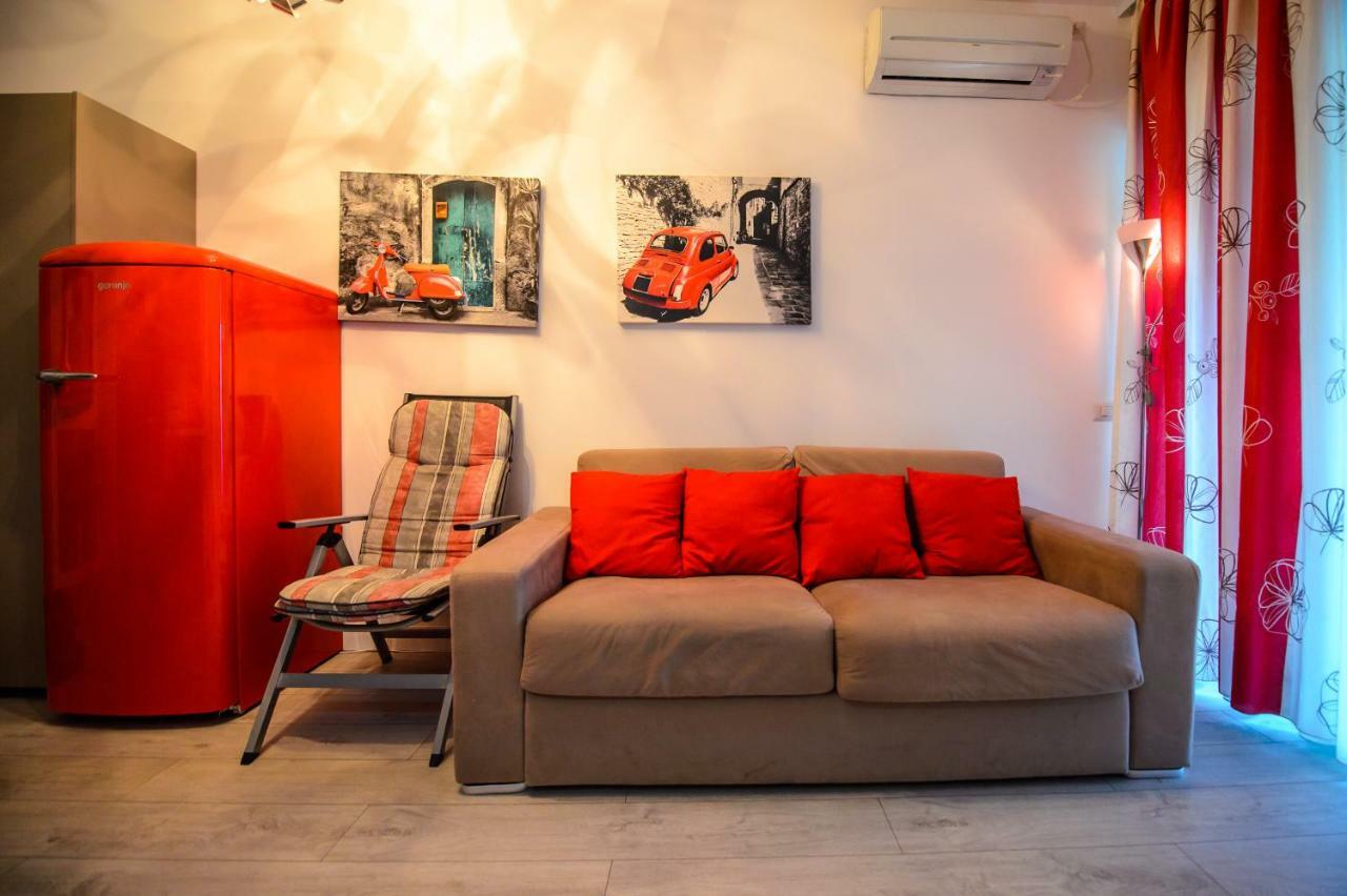 Blue Bike Seaview Apartment Мамая Екстериор снимка