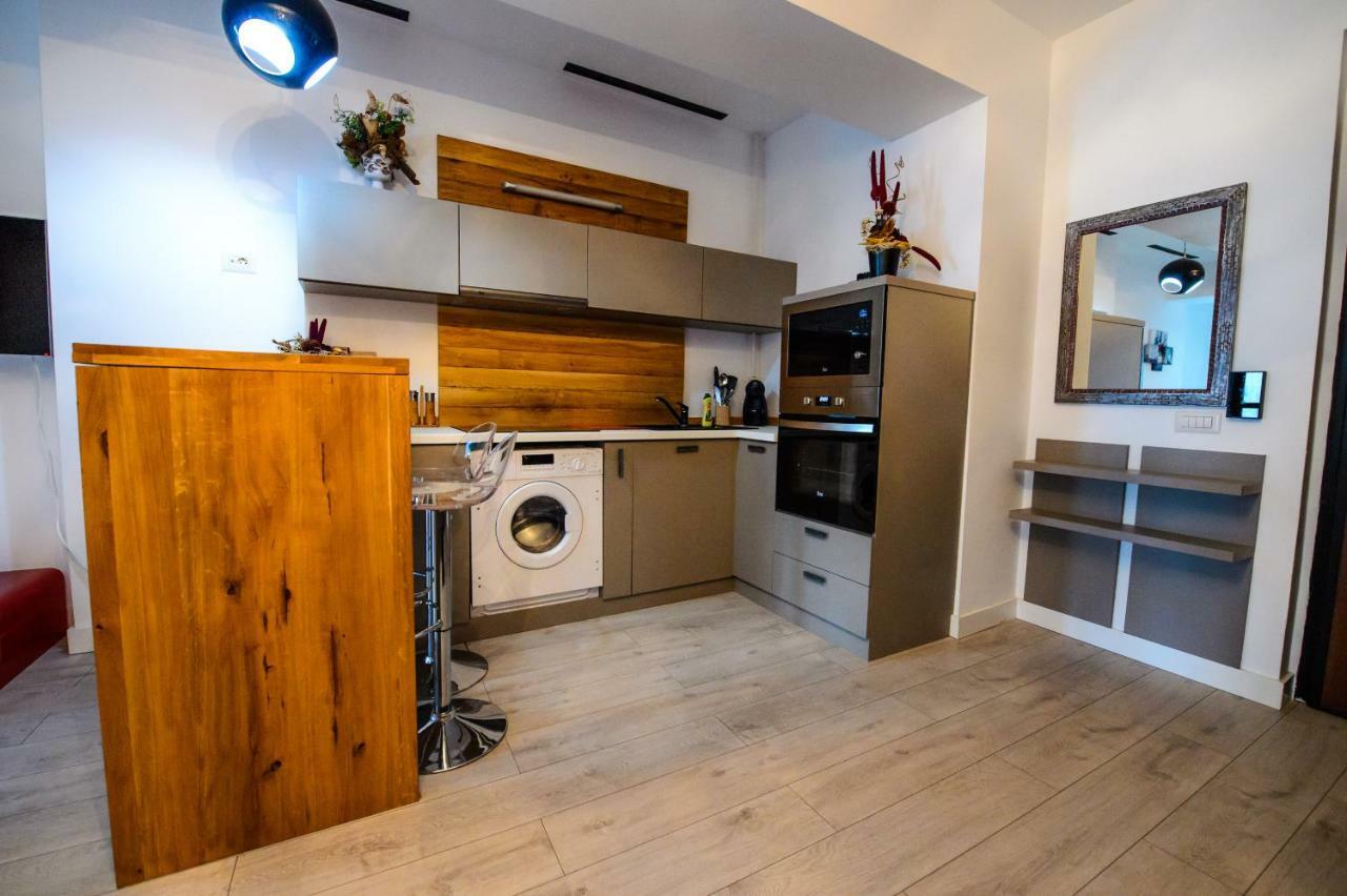 Blue Bike Seaview Apartment Мамая Екстериор снимка